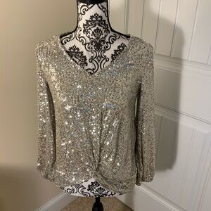 Cable & Gauge Sequin V-Neck Women's Top NWT